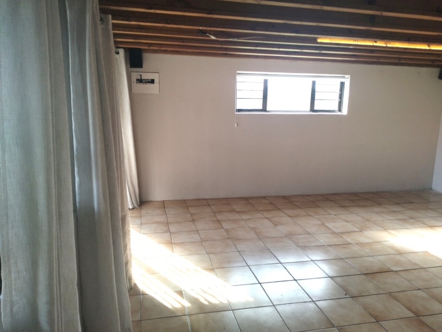 To Let 2 Bedroom Property for Rent in Aalwyndal Western Cape